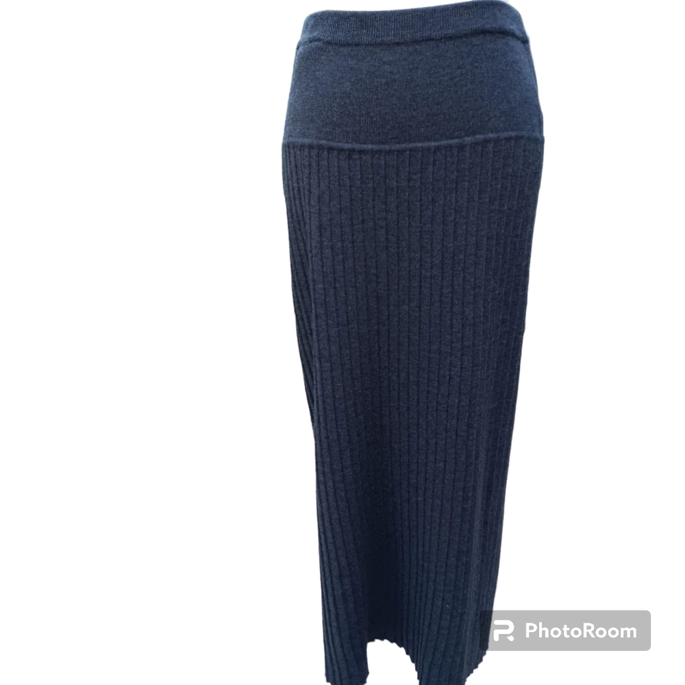 New Lord & Taylor grey vintage maxi 100% wool skirt -- size small.